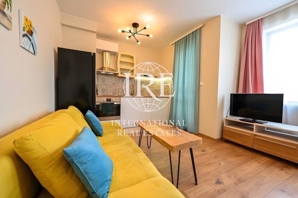 International Real Estate (IRE) предлага уютен двустаен апартамент в близост до Колхозен Пазар, Варна - 0