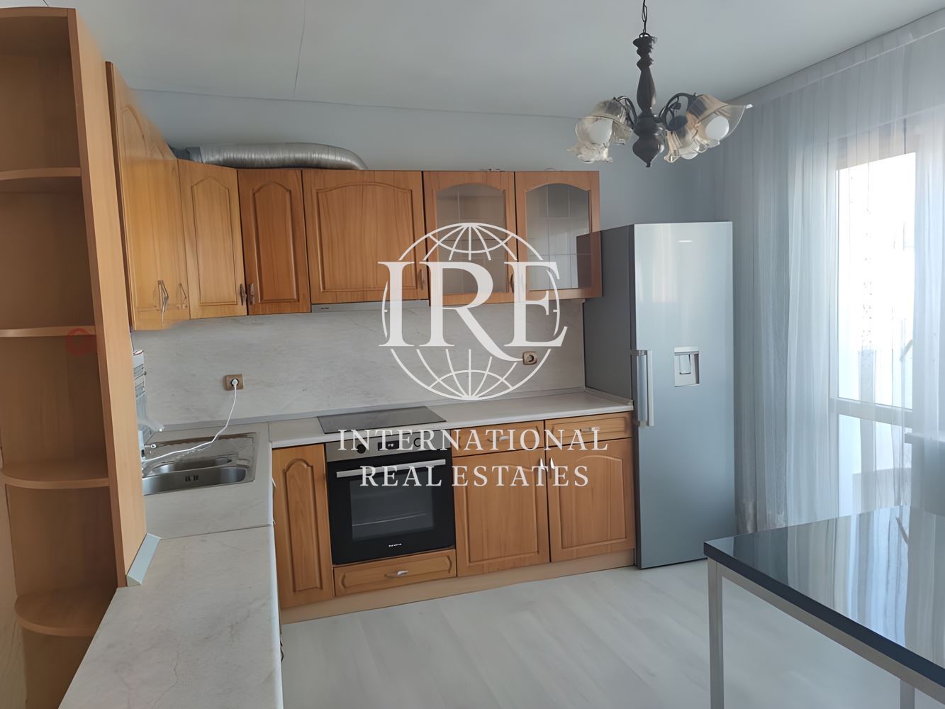 International Real Estate (IRE) предлага просторен многостаен мезонет в близост до Колхозен Пазар, Варна-14