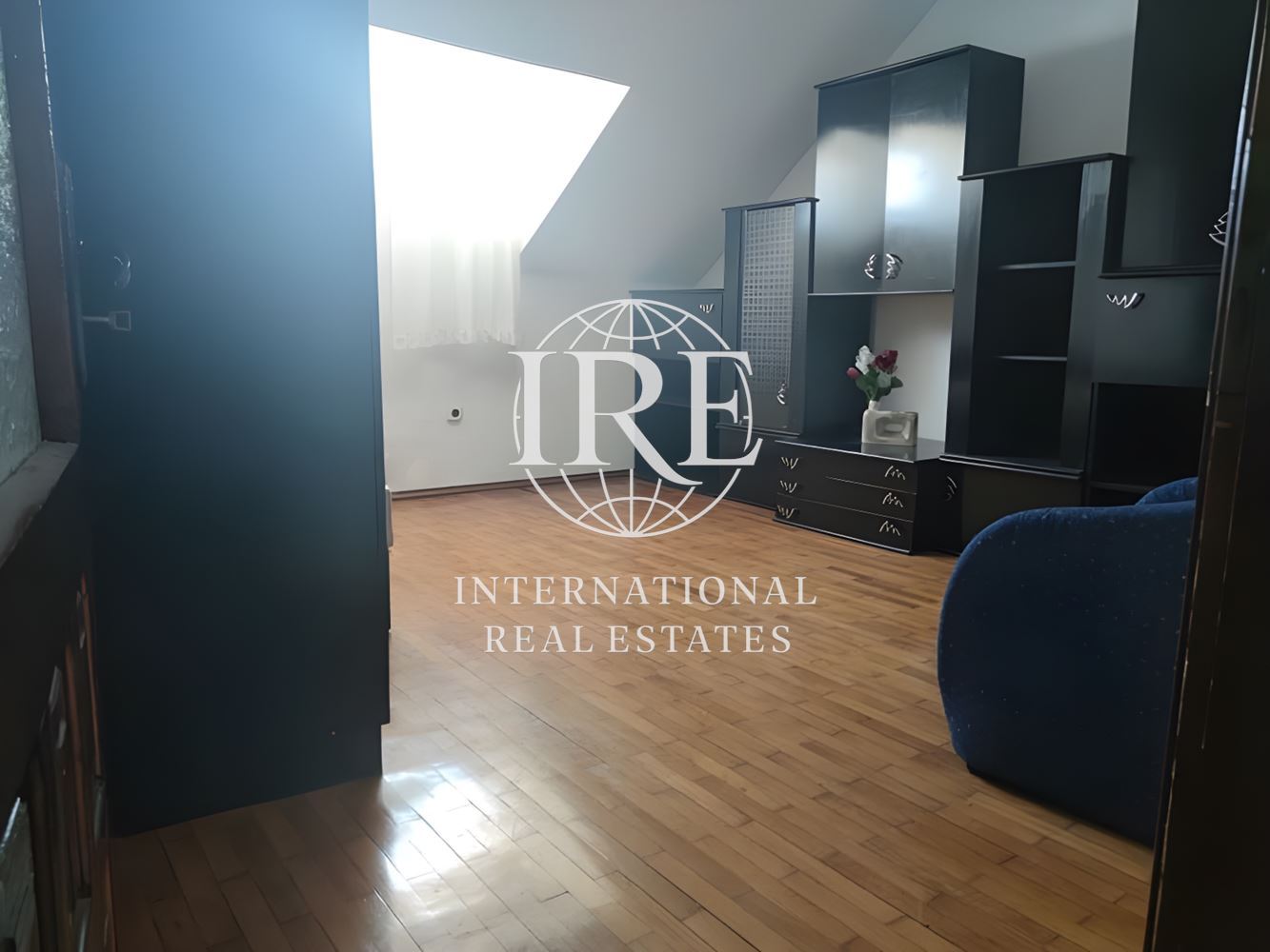 International Real Estate (IRE) предлага просторен многостаен мезонет в близост до Колхозен Пазар, Варна-5