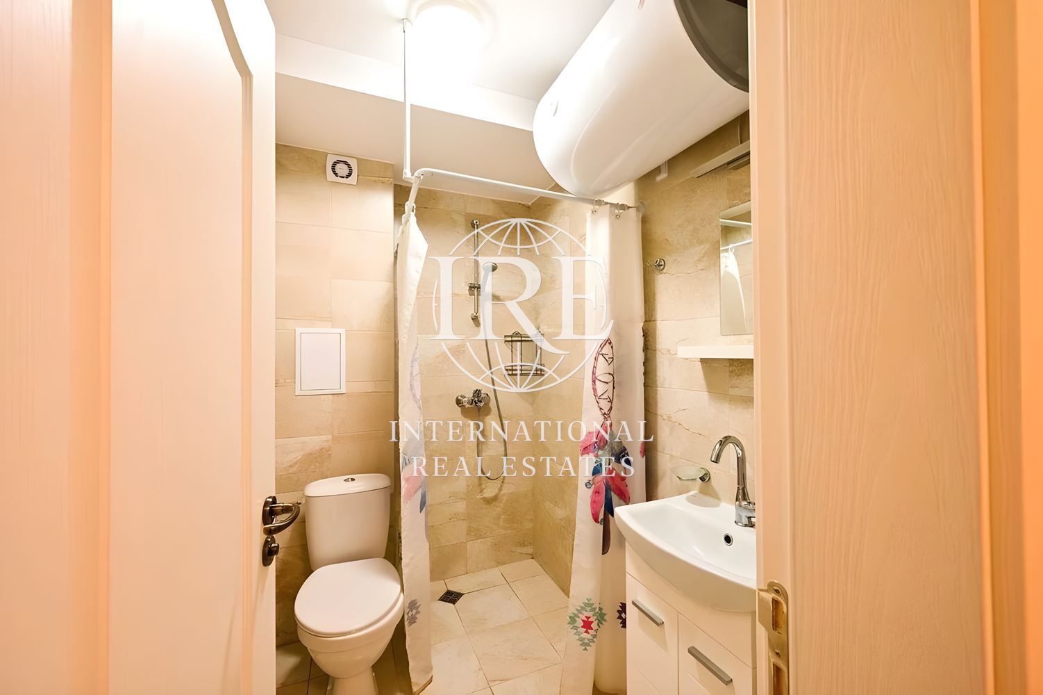 International Real Estate (IRE) предлага уютен двустаен апартамент в близост до Колхозен Пазар, Варна-12