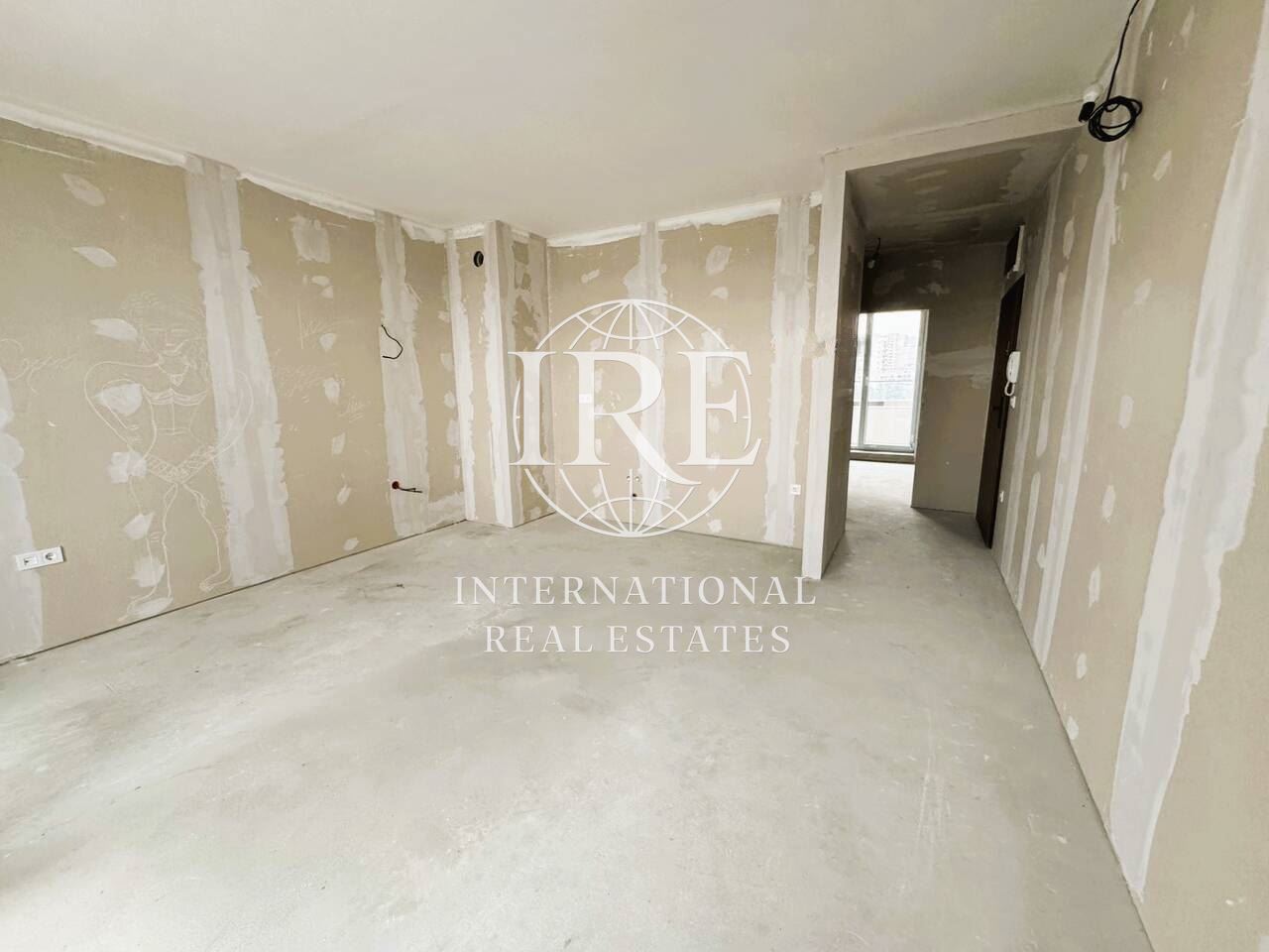 International Real Estates (IRE) Предлага Двустаен Апартамент в Луксозен Комплекс-6