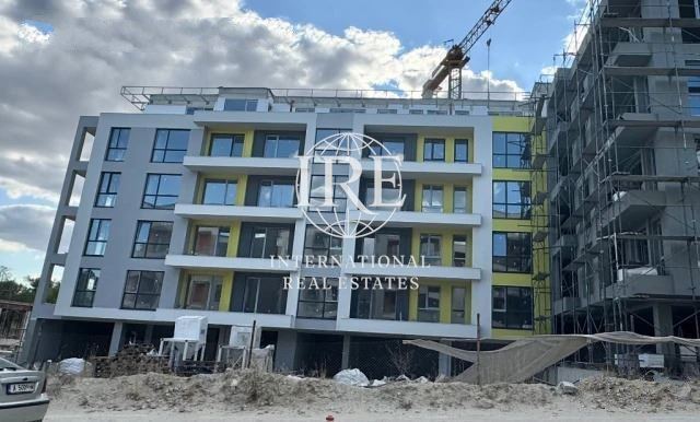 Просторен двустаен апартамент (76 кв
