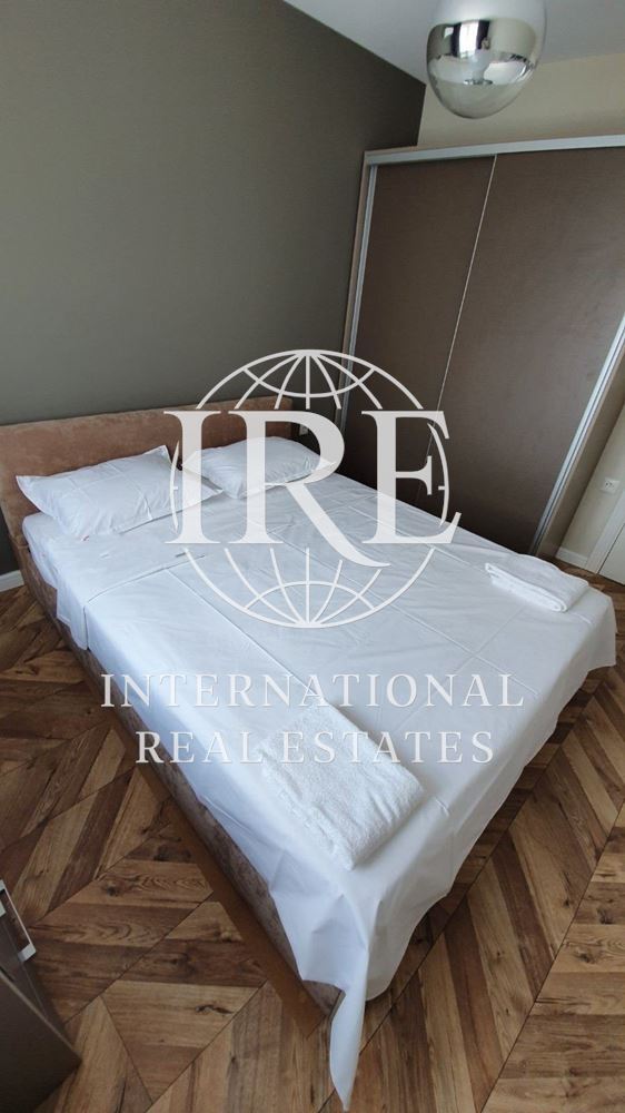 International Real Estates (IRE) Предлага Тристаен Обзаведен Апартамент в Центъра-9