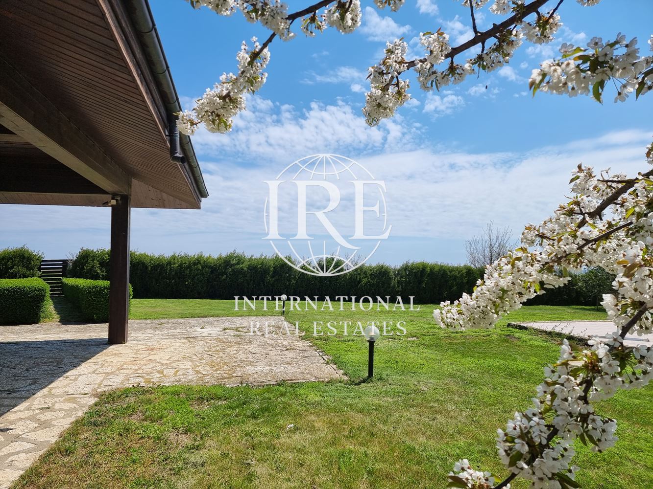 Забележителен имот в тоскански стил на брега на морето! Спираща дъха 180 градусова панорама море! Живописна природа! Екологично чист район!-15