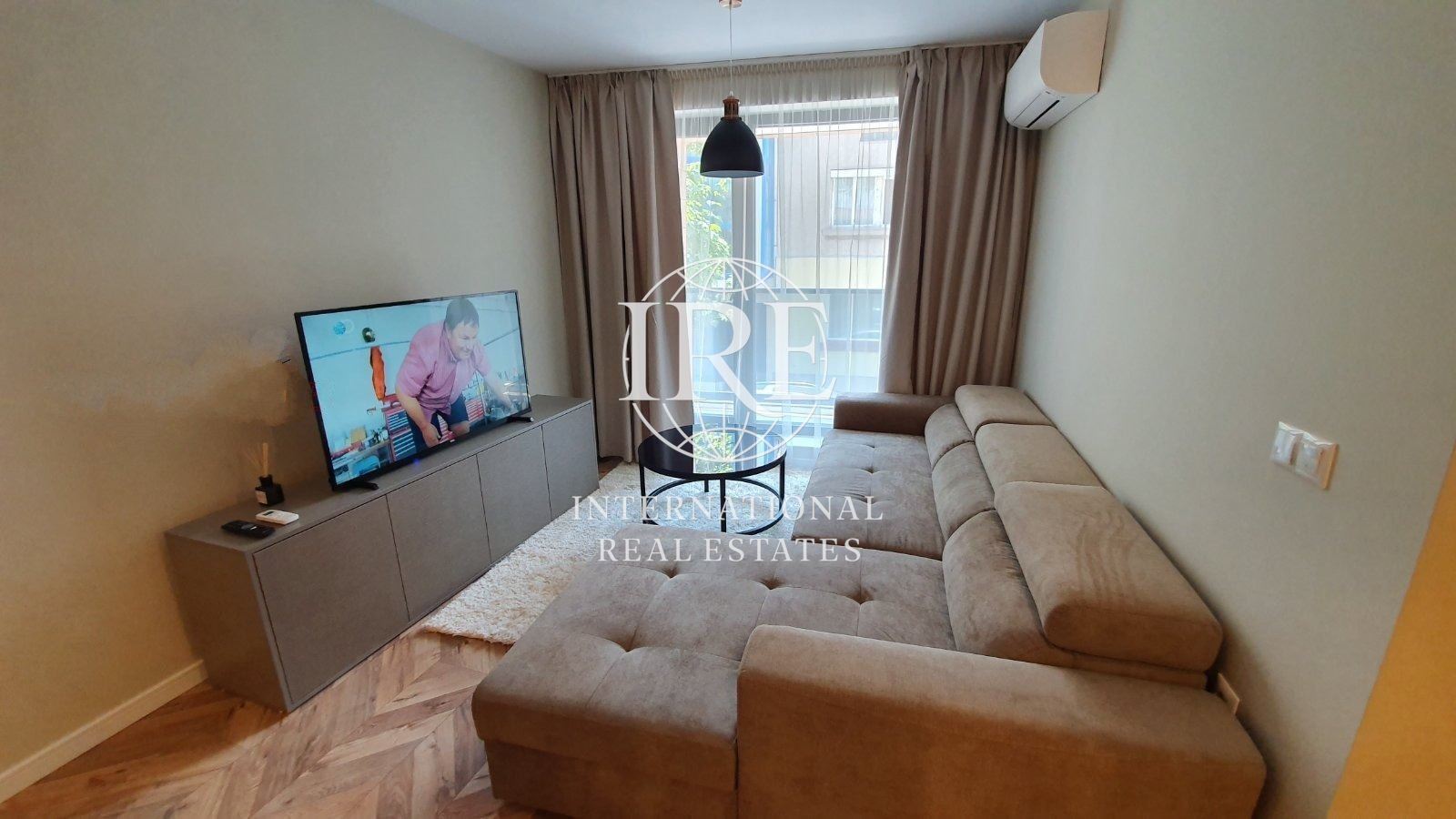 International Real Estates (IRE) Предлага Тристаен Обзаведен Апартамент в Центъра-2