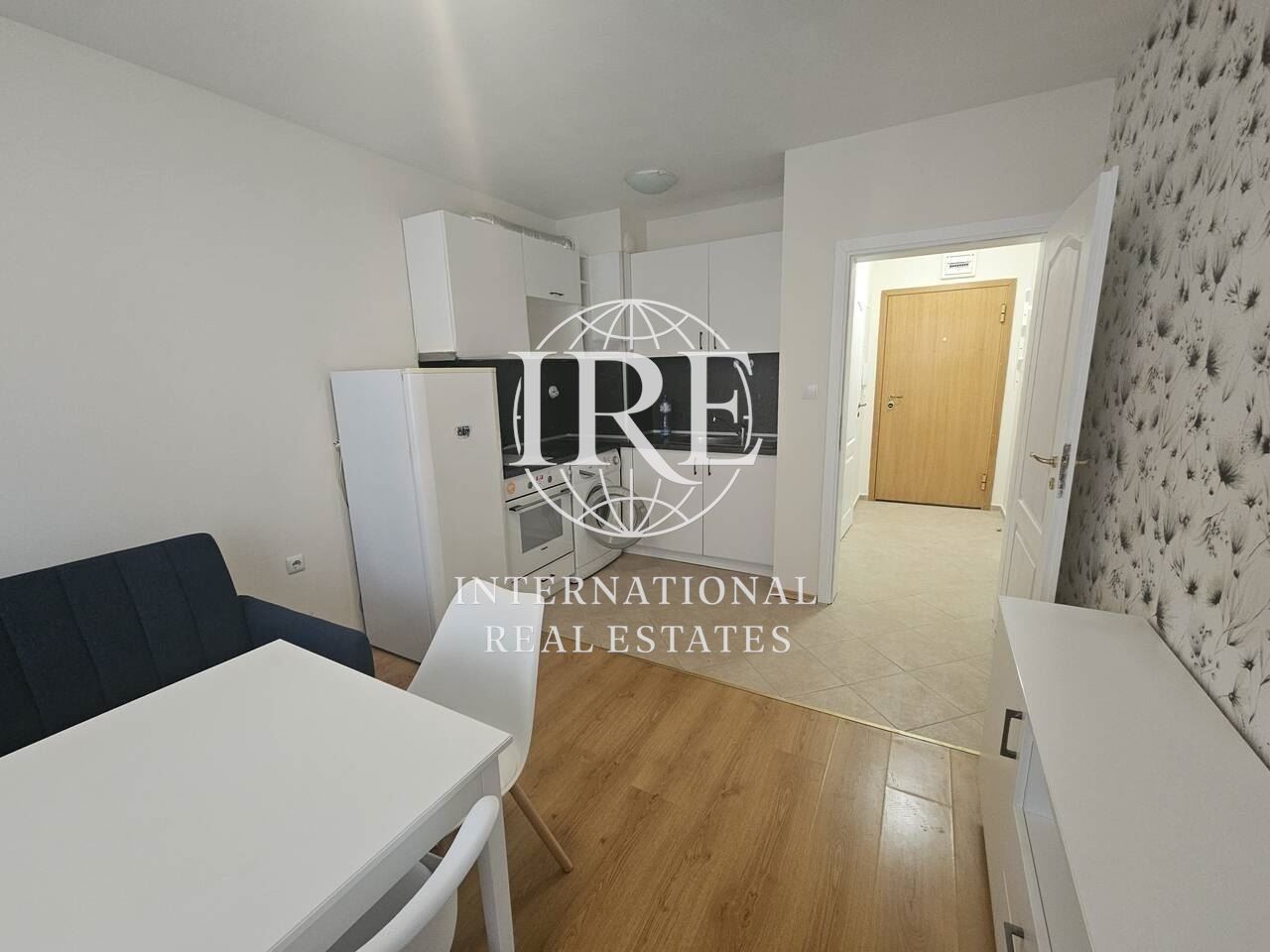 INTERNATIONAL REAL ESTATES предлага под наем: Двустаен апартамент, кв. Левски, гр