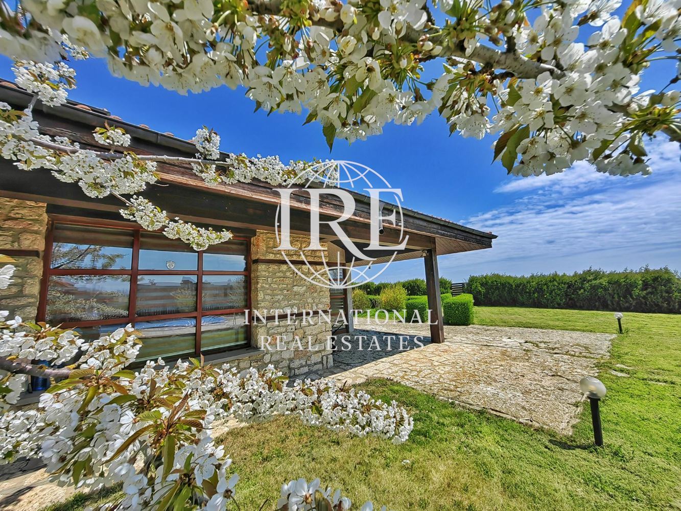 Забележителен имот в тоскански стил на брега на морето! Спираща дъха 180 градусова панорама море! Живописна природа! Екологично чист район!-0