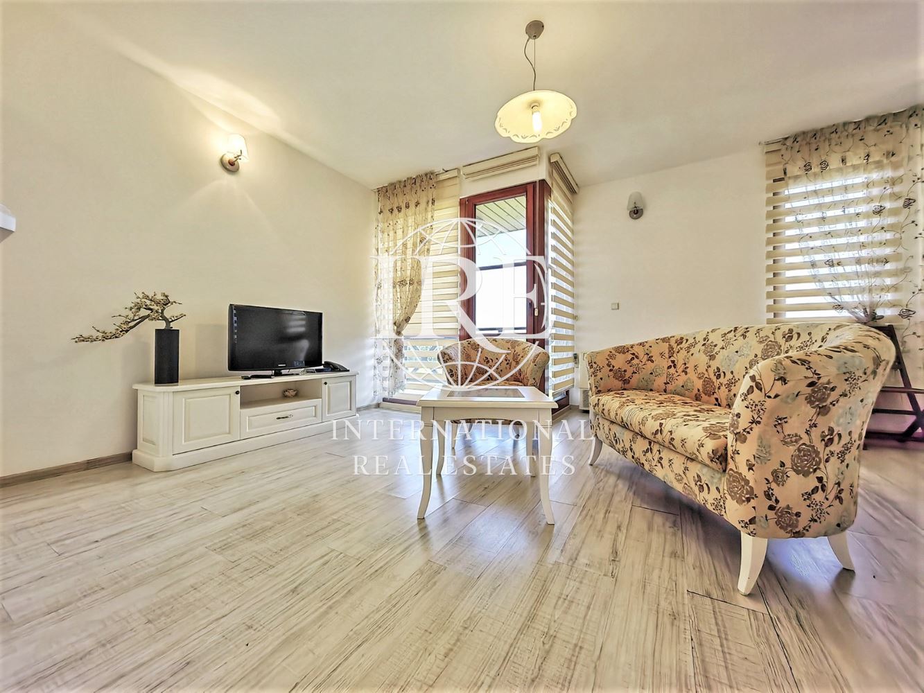 Забележителен имот в тоскански стил на брега на морето! Спираща дъха 180 градусова панорама море! Живописна природа! Екологично чист район!-16