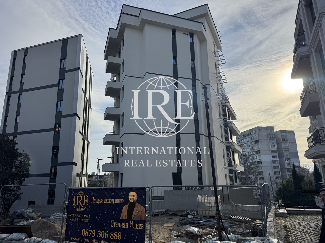 Тристаен апартамент в нова сграда пред АКТ16 кв БРИЗ-16