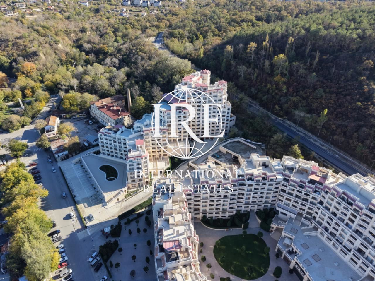 Двойно закрито паркомясто - к-с Саут Бей - Аспарухово-12