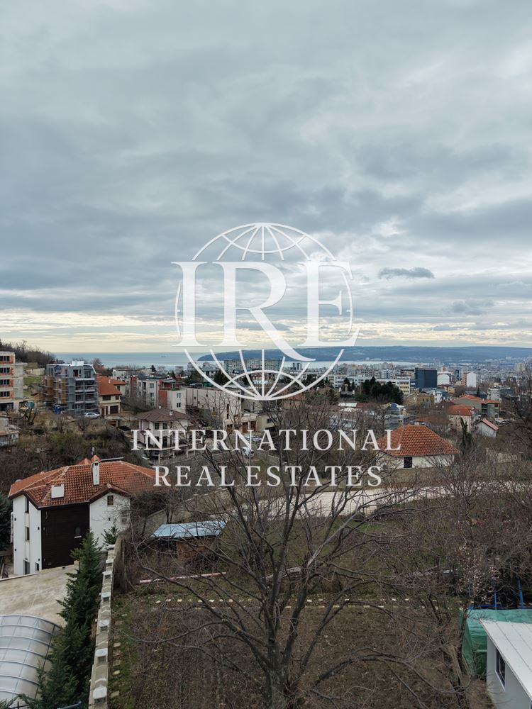 Парцел м-т Сотира до замъка подходящ за две или три къщи-7