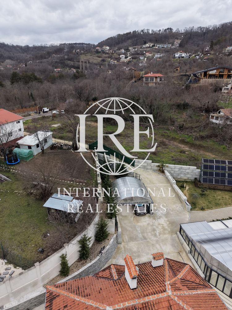 Парцел м-т Сотира до замъка подходящ за две или три къщи-3