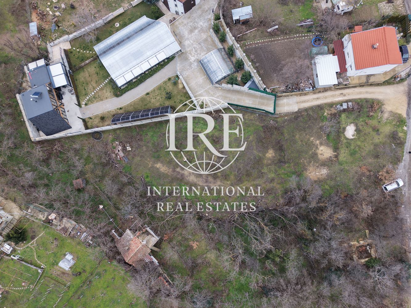 Парцел м-т Сотира до замъка подходящ за две или три къщи-5