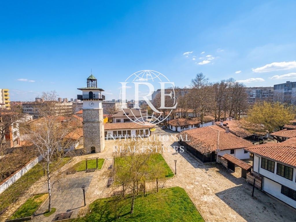 Тристаен апартамент в Стария Добрич с възможност за подземно паркомясто нова сграда ЕКСКЛУЗИВНО-0
