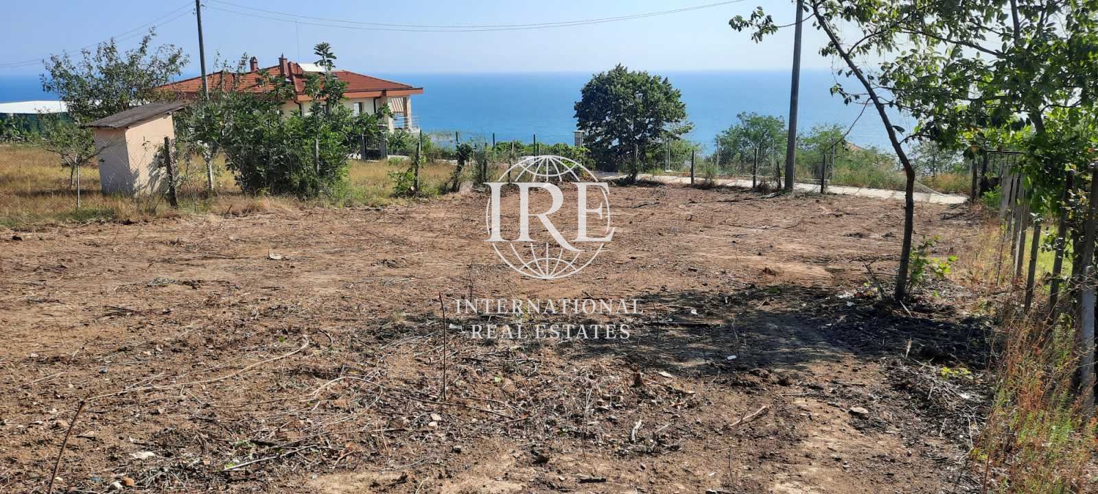 Ексклузивно от International Real Estates (IRE): Парцел с панорамна морска гледка в кв