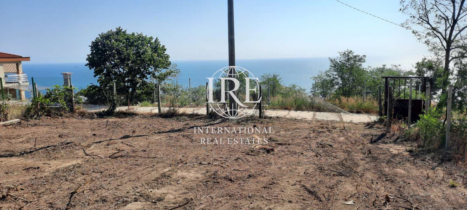 Ексклузивно от International Real Estates (IRE): Парцел с панорамна морска гледка в кв