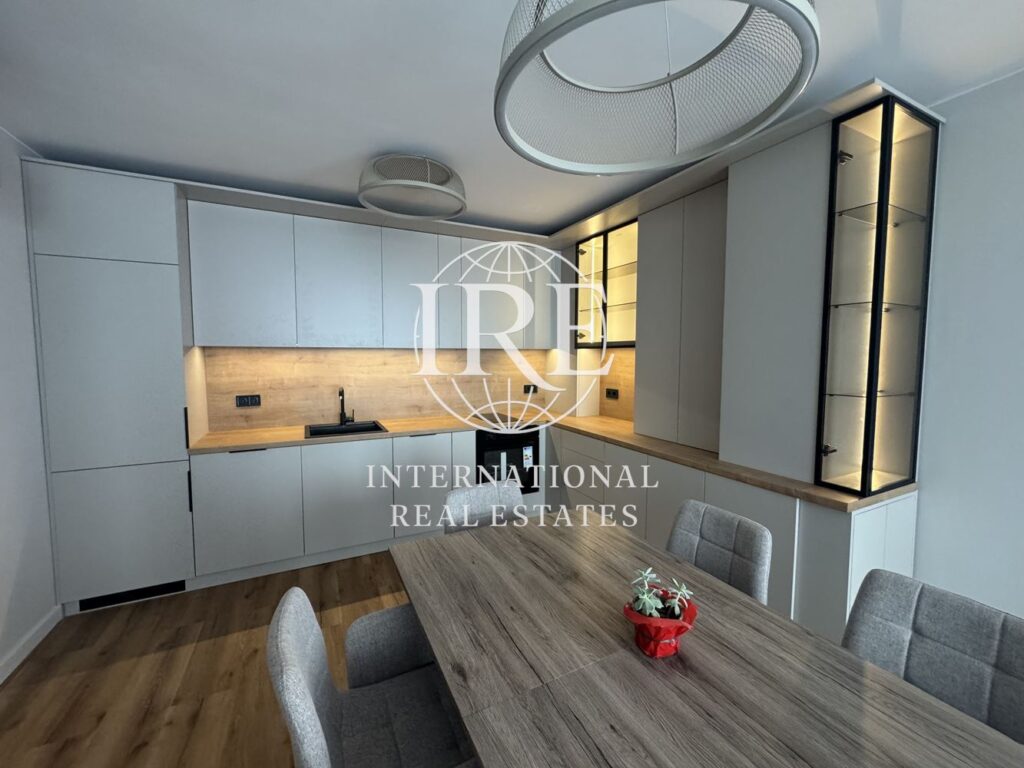 Ексклузивно от International Real Estates (IRE): Дизайнерски пентхаус в сграда от висок клас - 0