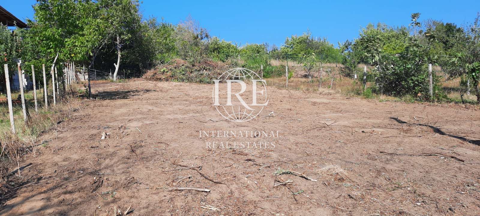 Ексклузивно от International Real Estates (IRE): Парцел с панорамна морска гледка в кв