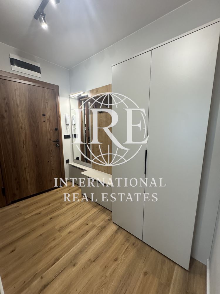 Ексклузивно от International Real Estates (IRE): Дизайнерски пентхаус в сграда от висок клас-5