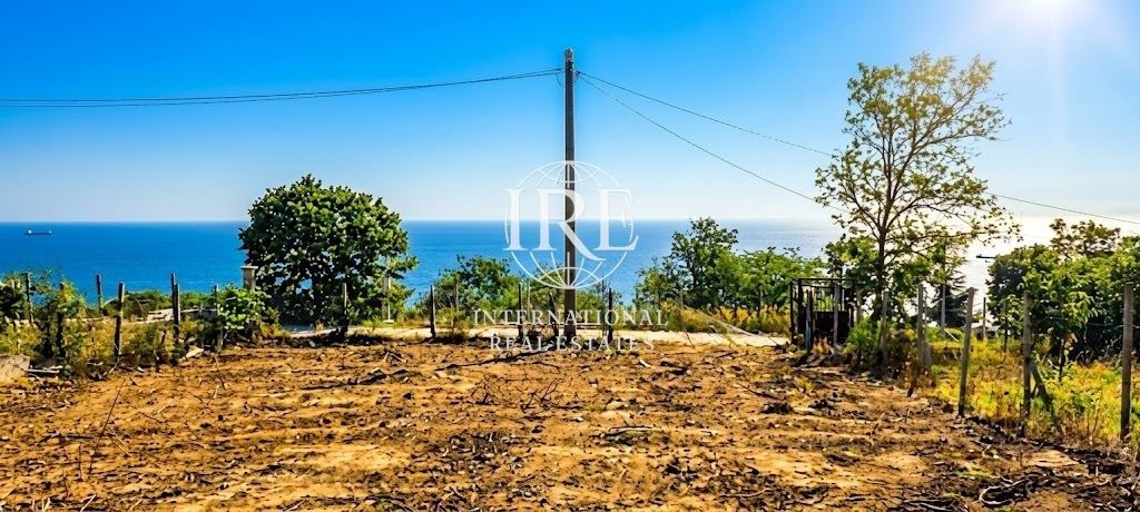 Ексклузивно от International Real Estates (IRE): Парцел с панорамна морска гледка в кв