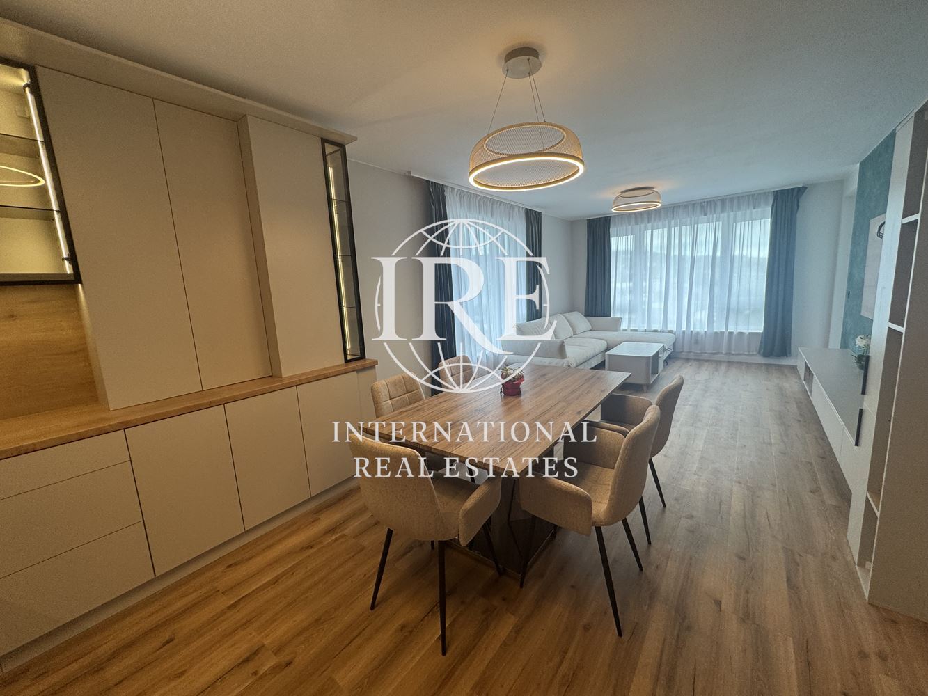 Ексклузивно от International Real Estates (IRE): Дизайнерски пентхаус в сграда от висок клас-15