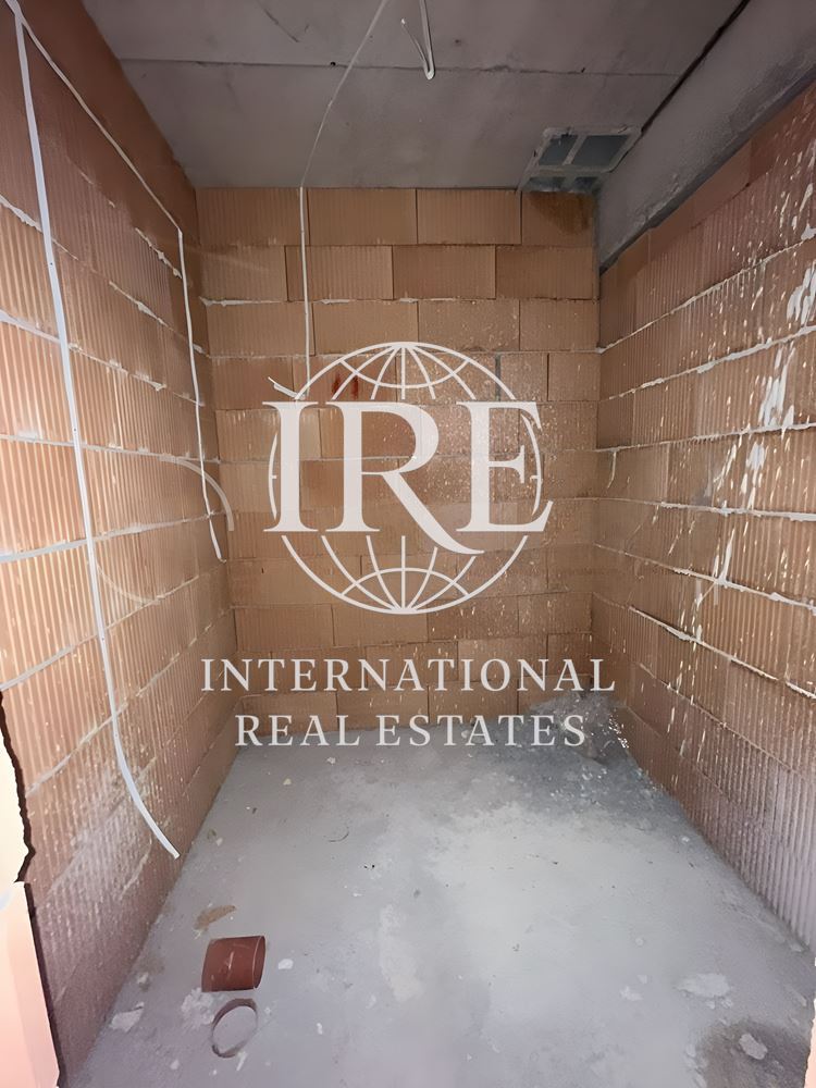 International Real Estate предлага просторен двустаен южен апартамент в кв