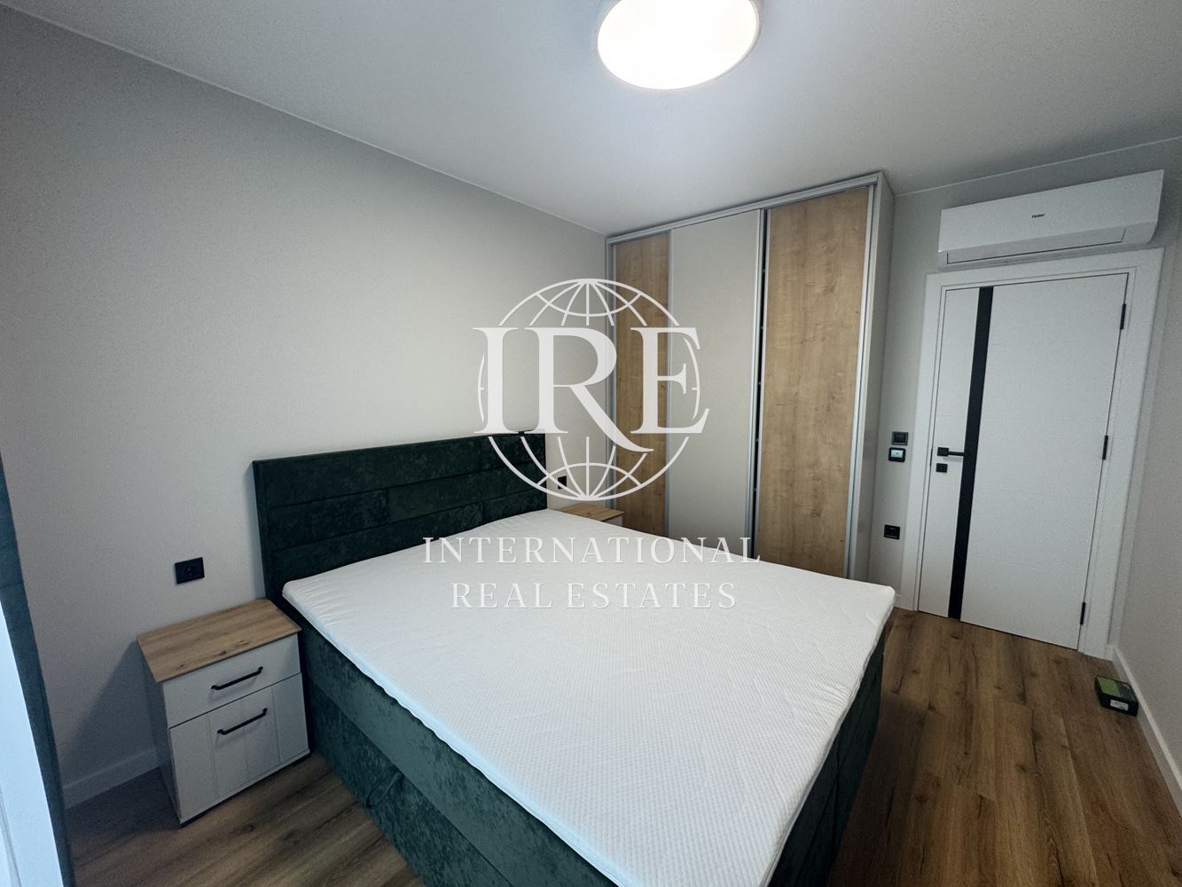 Ексклузивно от International Real Estates (IRE): Дизайнерски пентхаус в сграда от висок клас-19