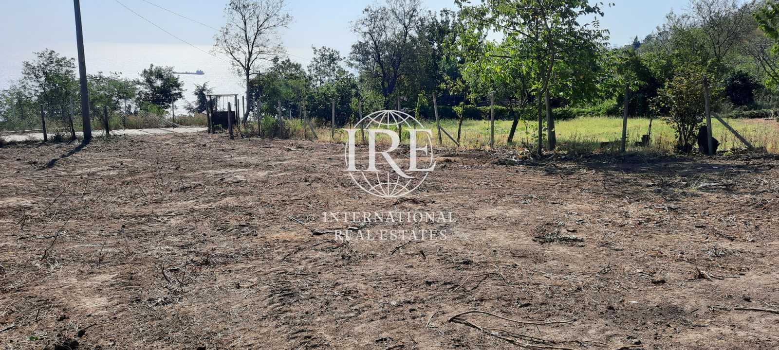 Ексклузивно от International Real Estates (IRE): Парцел с панорамна морска гледка в кв