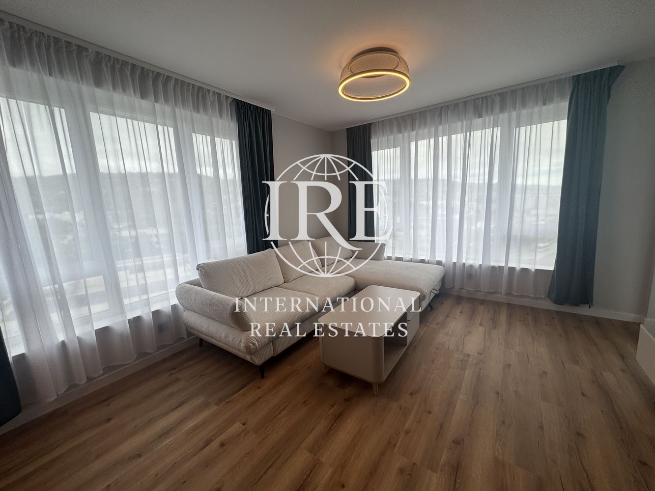 Ексклузивно от International Real Estates (IRE): Дизайнерски пентхаус в сграда от висок клас-13