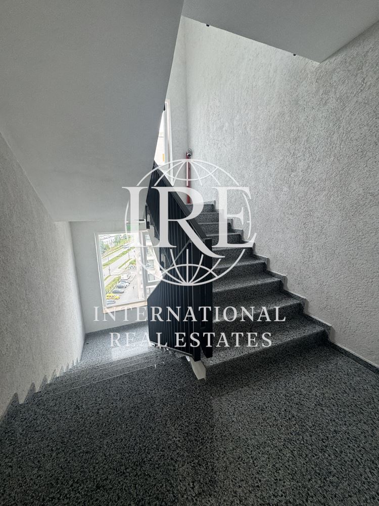 Ексклузивно от International Real Estates (IRE): Дизайнерски пентхаус в сграда от висок клас-14