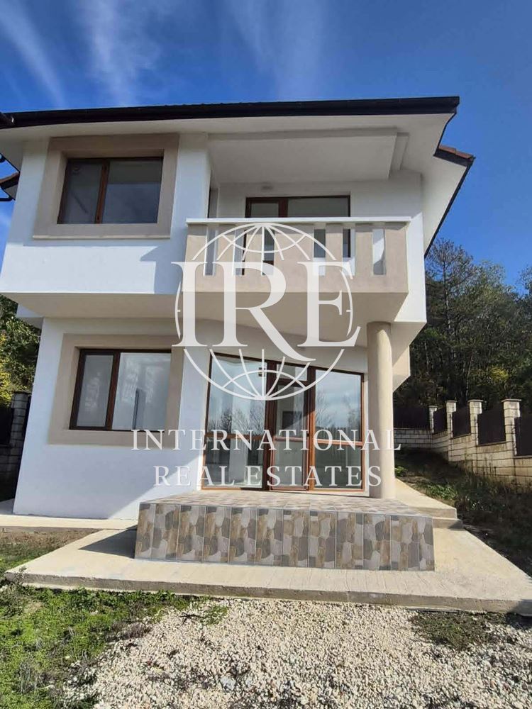 Двуетажна панорамна къща „до ключ“ в с. Оброчище – от International Real Estates (IRE) - 0