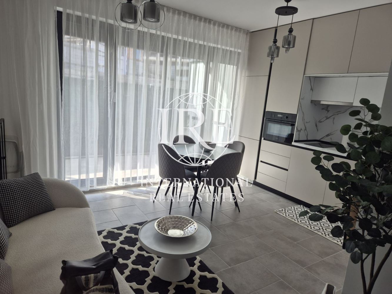 Luxuriöse Ein-Zimmer-Wohnung in Vinitsa mit Garten und Parkplatz zu vermieten – 1