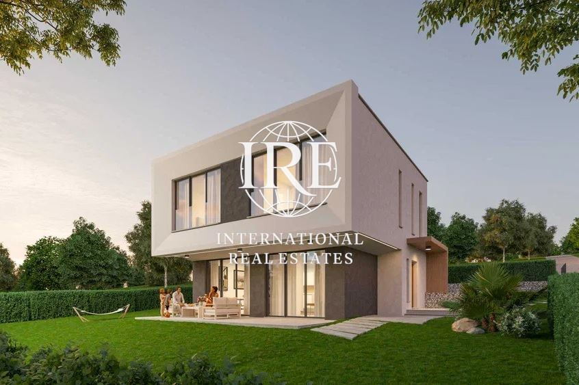 International Real Estates (IRE) präsentiert: Modernes zweistöckiges Haus mit Panoramablick aufs Meer!