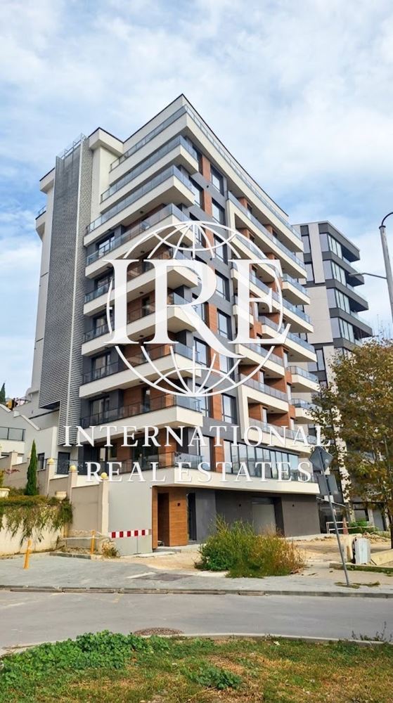 Deniz manzaralı dört yatak odalı daire