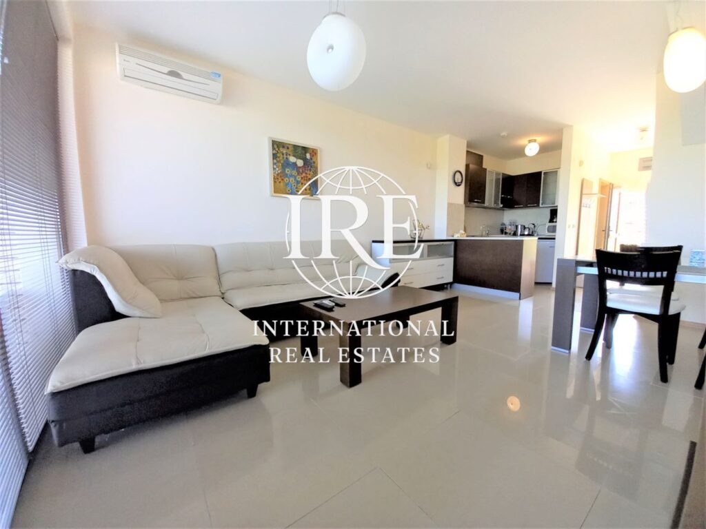 International Real Estates (IRE) представя: Двуетажна къща с басейн в близост до морето и плажа! – 1