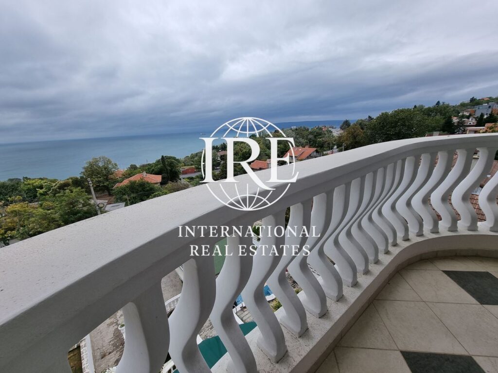 International Real Estates (IRE) представя: Забележителен дом, с басейн, четири гаража и спираща дъха морска панорама, Св. Никола – 1