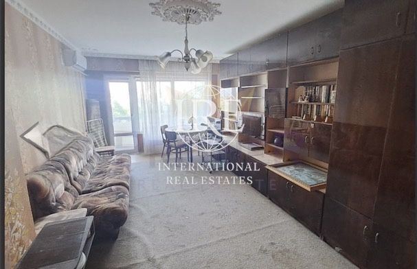 International Real Estates (IRE) продава тристаен апартамент в кв.Владиславово гр.Варна – 1