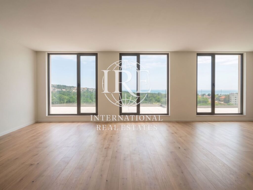 Großzügige Vierzimmerwohnung zum Verkauf in der Nähe des Kurorts St. Konstantin und Helena, Warna