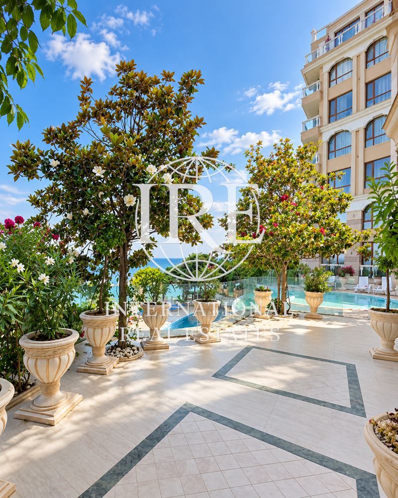 Exklusives Apartment mit zwei Schlafzimmern und Meerblick im Chaika Resort