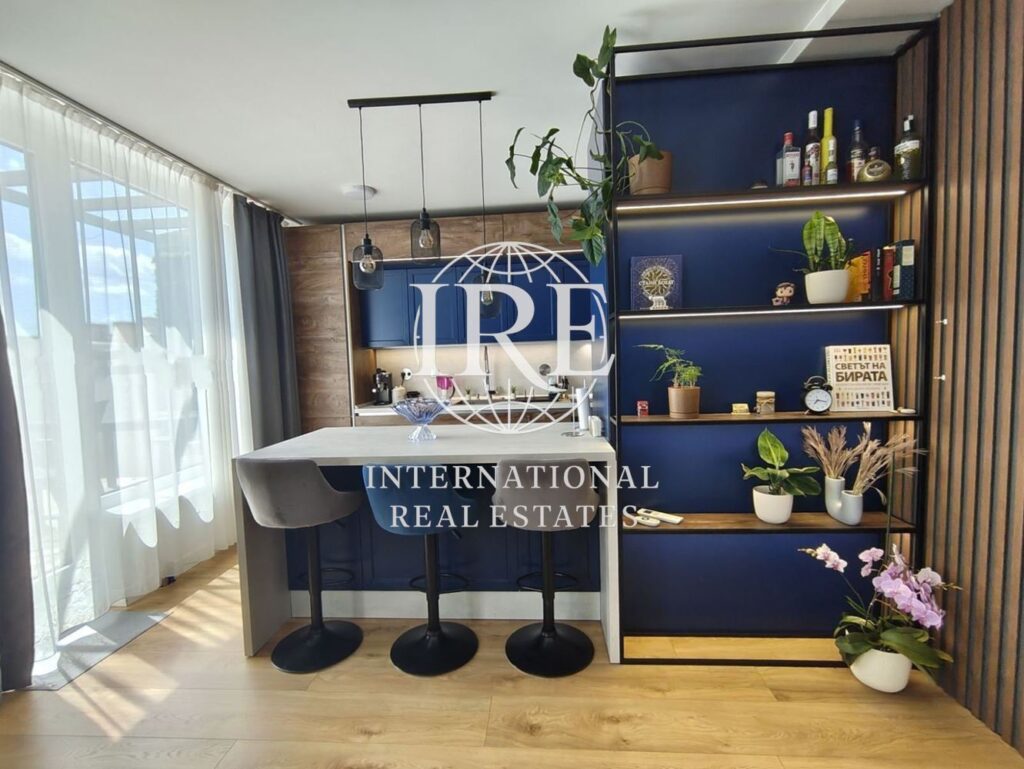 International Real Estates (IRE) bietet eine Zweizimmerwohnung im Bezirk Vazrazhdane 1 in Varna an.