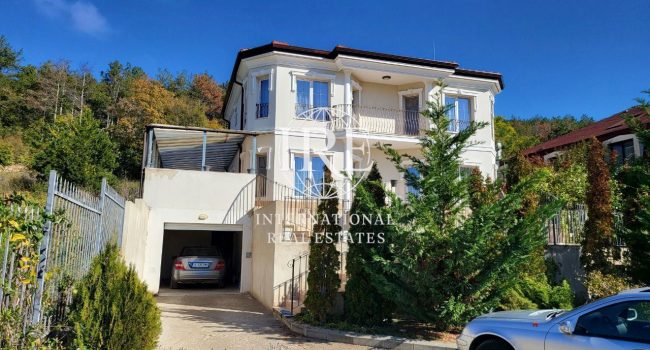 International Real Estates (IRE): Двуетажна къща с панорамна морска и градска гледка в гр. Варна - 0