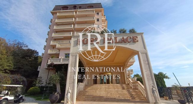 Апартамент с Морски Изглед и Яхтено Пристанище в Резиденция "Port Palace" - 0